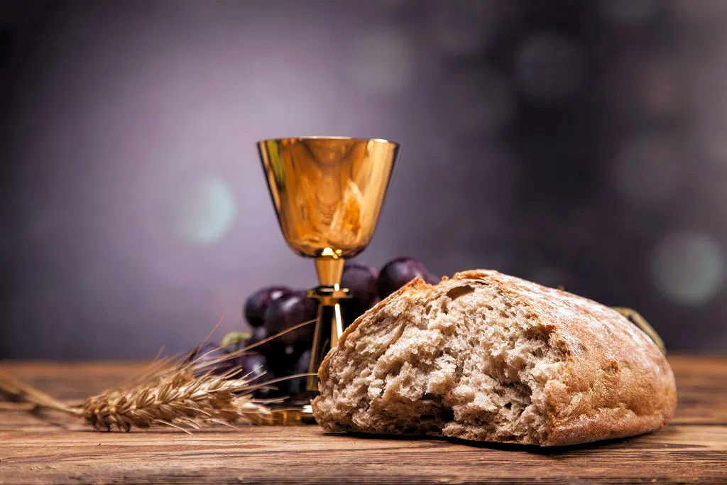 Communion-Bread-and-Chalice